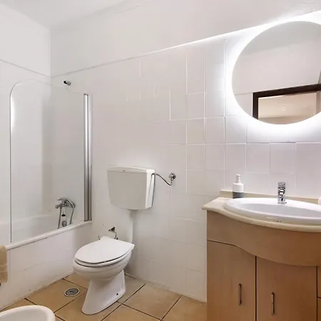 Directly To The Two Bedrooms Διαμέρισμα Καρβοέιρο