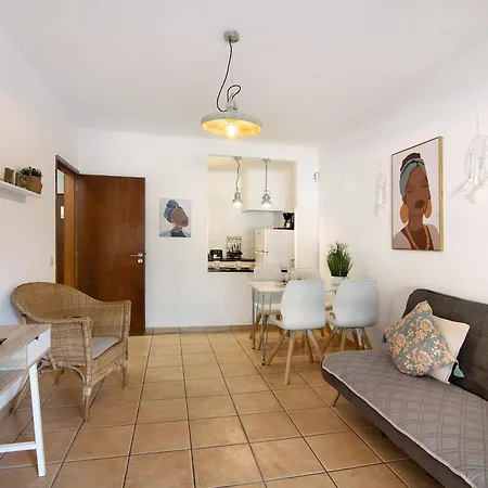 Directly To The Two Bedrooms Διαμέρισμα