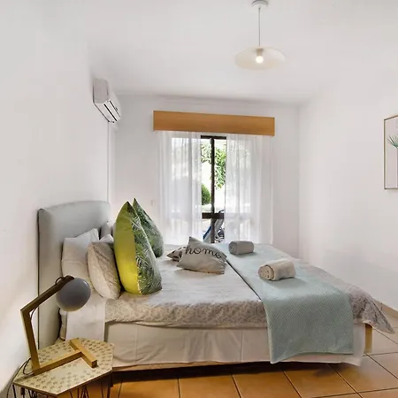 Directly To The Two Bedrooms * Καρβοέιρο
