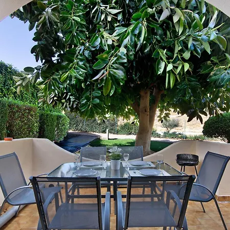 Διαμέρισμα Directly To The Two Bedrooms *